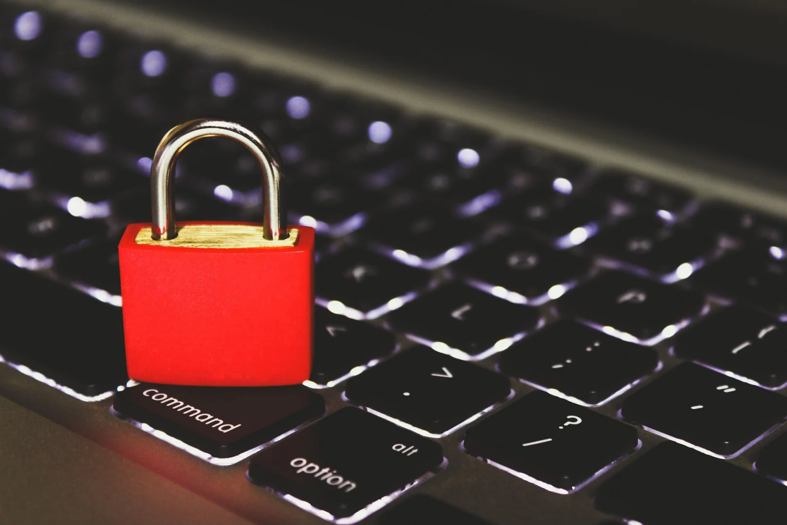 rupixen-cyber-4398479_1920.jpg